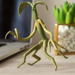 Elope Fantastic Beasts Pickett Bowtruckle Pin Accessory -Cheap Halloween Store fantastic beasts pickett bowtruckle pin accessory alt 3